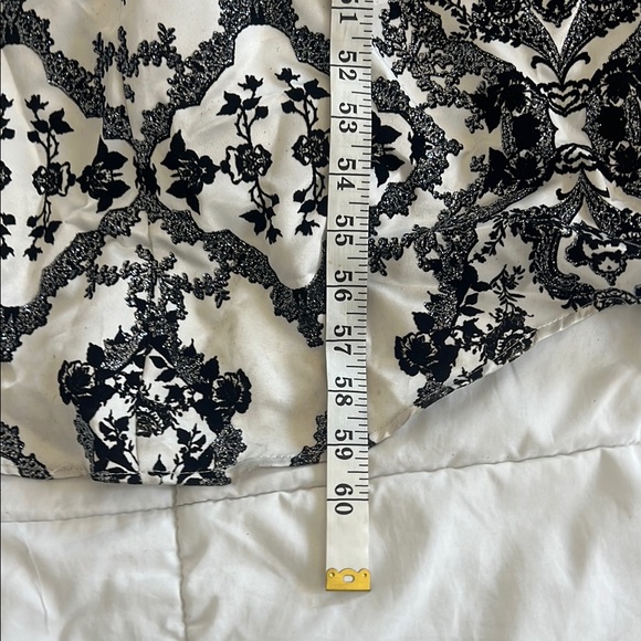 Black and White One Shoulder Sleeveless Gown - Picture 15 of 16